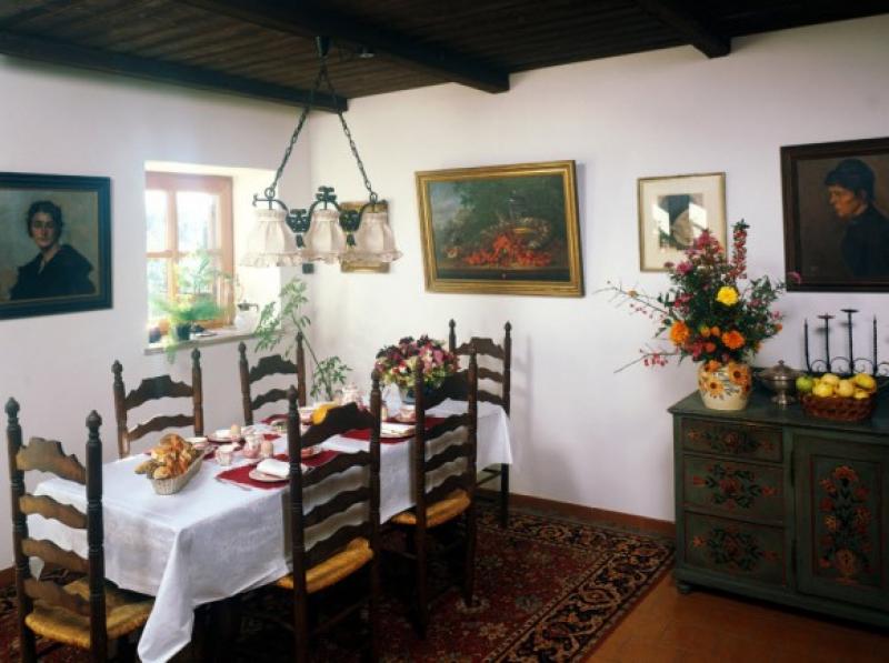 จัดห้องอาหารในพื้นที่เล็ก ๆ