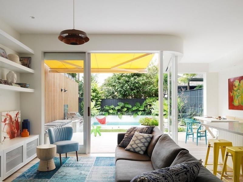 ทาวน์เฮ้าส์ ร่วมสมัย หลังบ้านเขียวสดใส