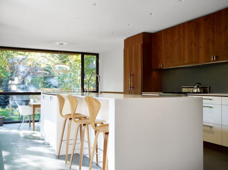 แบบบ้านร่วมสมัย รื่นรมย์กับสวนสวย ในโตรอนโต