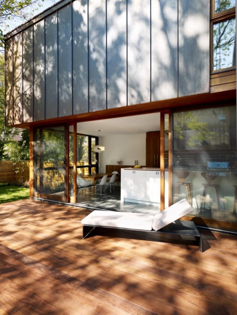 แบบบ้านร่วมสมัย รื่นรมย์กับสวนสวย ในโตรอนโต