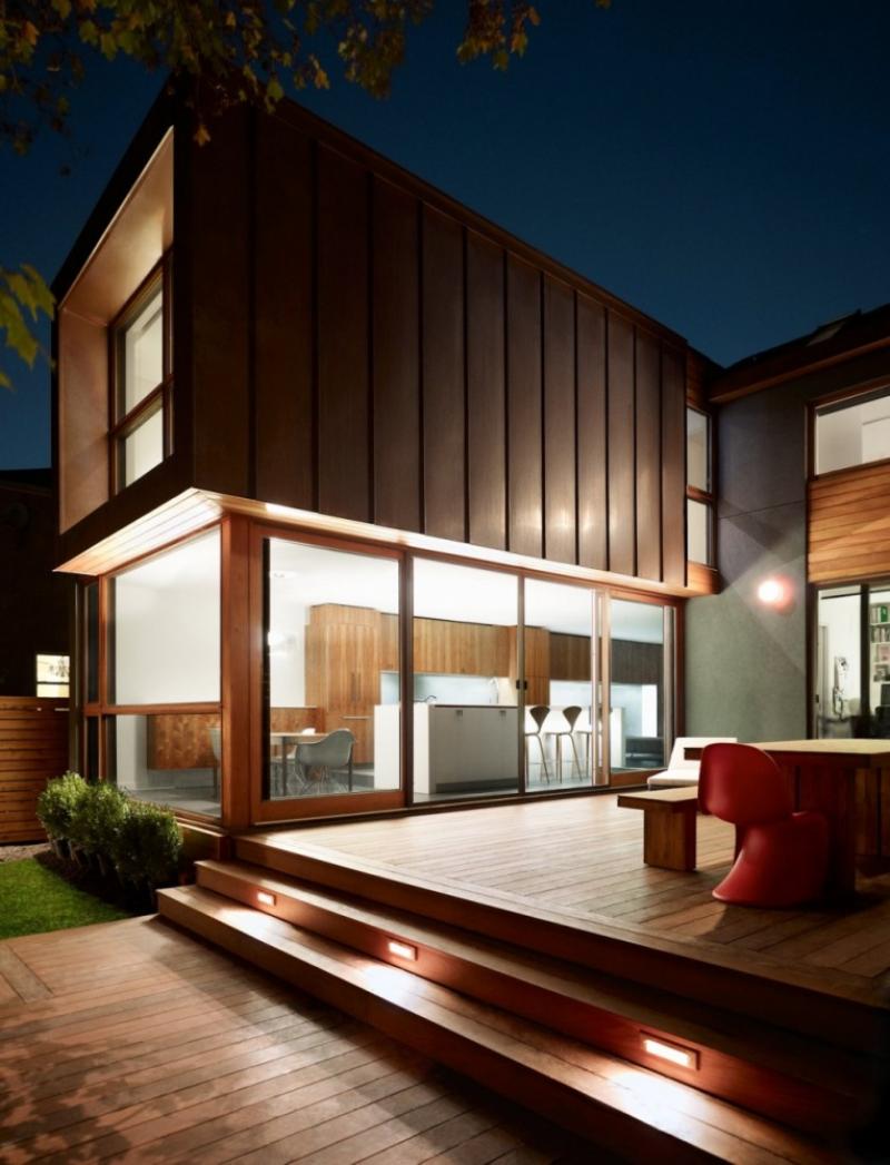 แบบบ้านร่วมสมัย รื่นรมย์กับสวนสวย ในโตรอนโต