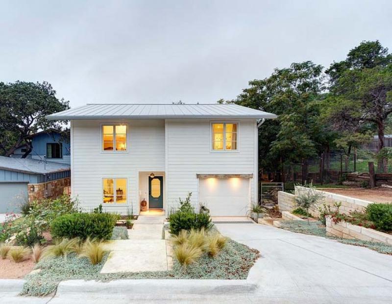 บ้านไม้หลังใหญ่โดดเด่น สไตล์โมเดิร์นคลาสสิก