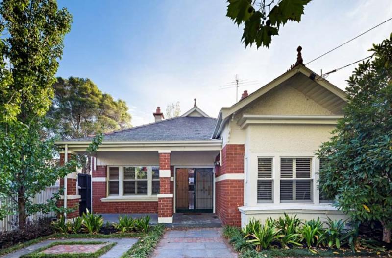 บ้านเก่า ลุคใหม่ต่อเติมเป็นบ้านโมเดิร์น