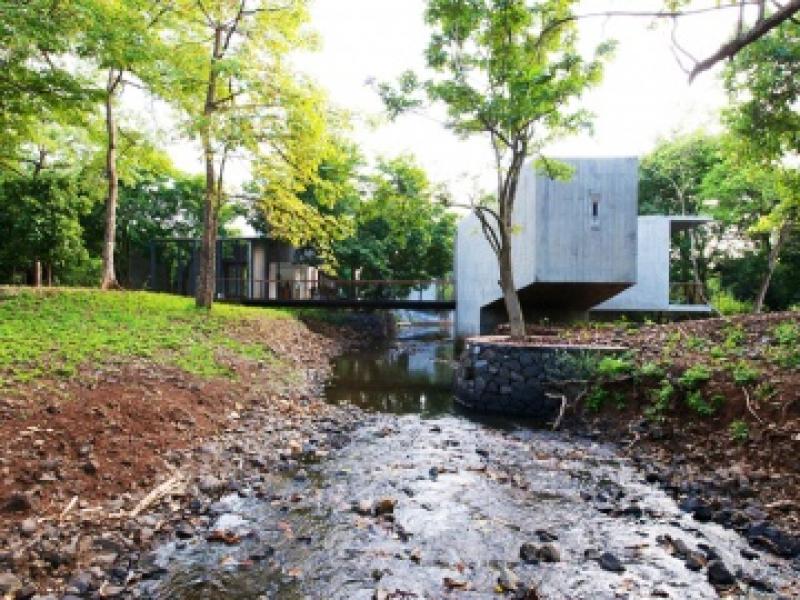 บ้านเก่า ลุคใหม่ต่อเติมเป็นบ้านโมเดิร์น