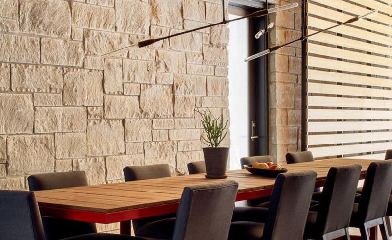 บ้านชั้นเดียวสวย ริมทะเลสาบ กับสถาปัตยกรรรมดั้งเดิมในแบบ dogtrot style