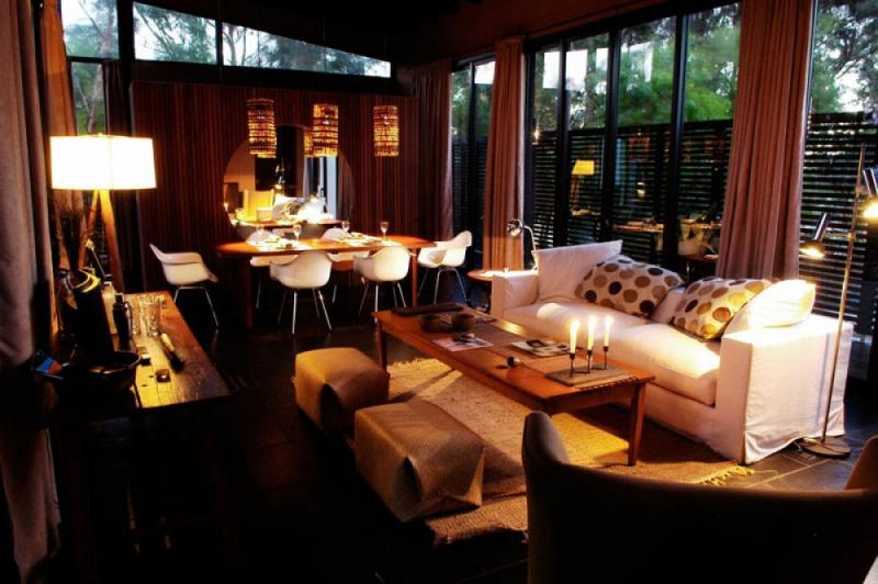 บ้านสวยร่วมสมัยท่ามกลางบรรยากาศที่รายล้อมไว้ด้วยธรรมชาติในอุรุกวัย