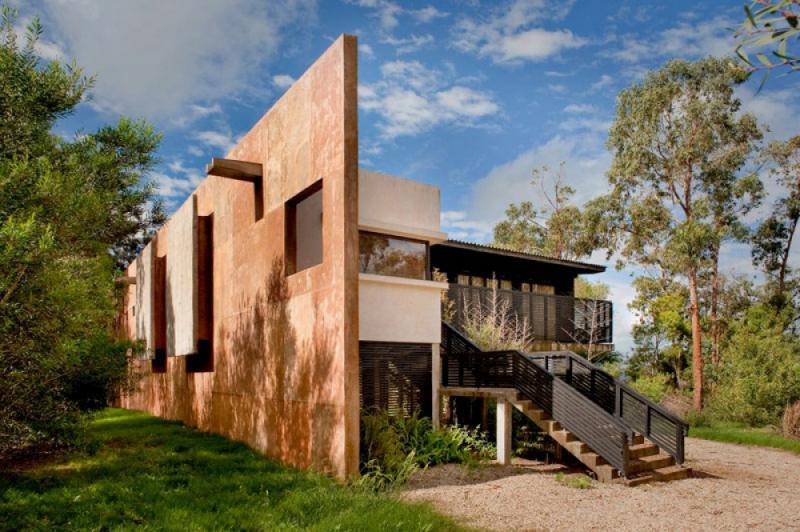 บ้านสวยร่วมสมัยท่ามกลางบรรยากาศที่รายล้อมไว้ด้วยธรรมชาติในอุรุกวัย