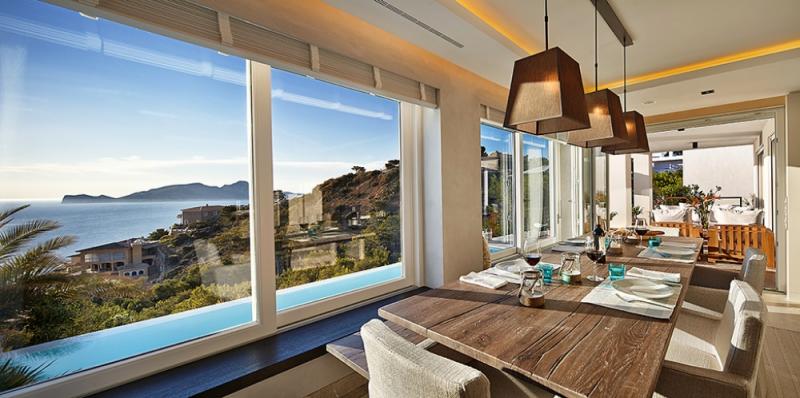 บ้านพักตากอากาศวิลล่าหรูหรา ท่ามกลางทะเลเมดิเตอร์เรเนียน ในสเปน