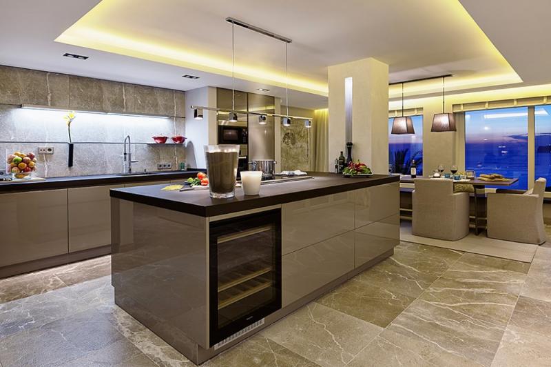 บ้านพักตากอากาศวิลล่าหรูหรา ท่ามกลางทะเลเมดิเตอร์เรเนียน ในสเปน