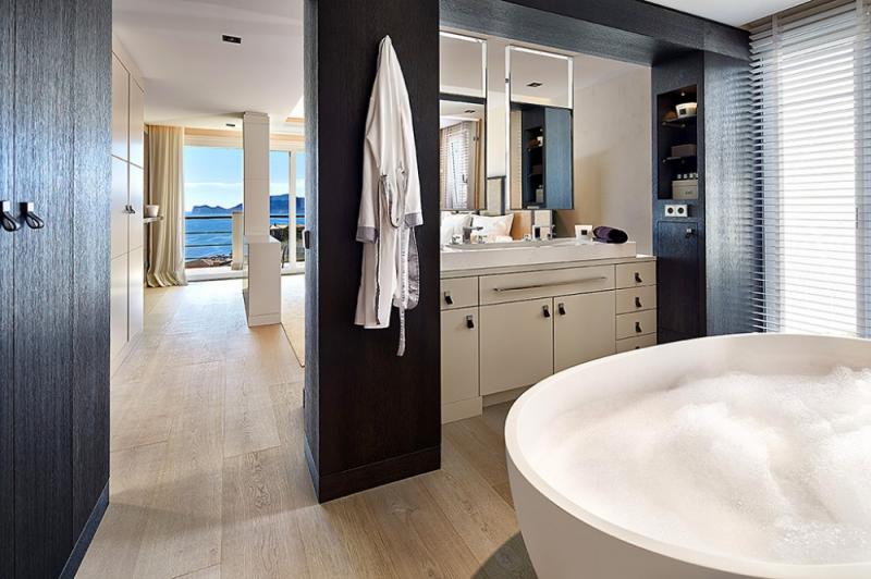 บ้านพักตากอากาศวิลล่าหรูหรา ท่ามกลางทะเลเมดิเตอร์เรเนียน ในสเปน