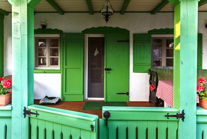 บ้าน สีสันสไตล์โรมาเนียน คัลเลอร์ฟูล