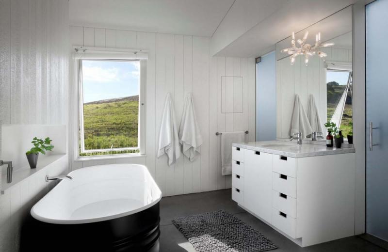 บ้านสวยชนบท บ้านสีขาวหลังงามสไตล์ฟาร์มเฮ้าส์