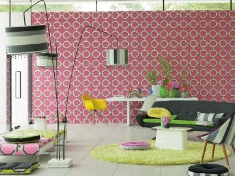 บ้านปูนหลังเล็กสีเหลือง สัมผัสบรรยากาศชนบท