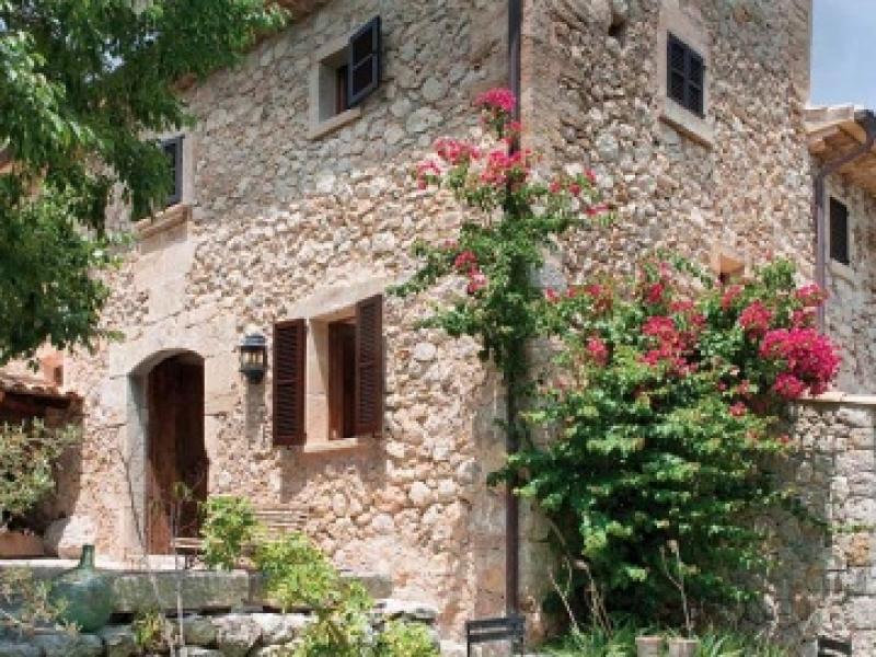 บ้านเรียบง่ายในชนบท ประหยัดพลังงาน เป็นมิตรกับสิ่งแวดล้อม