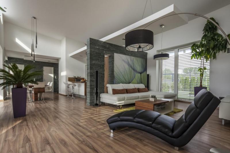 บ้านสวยสำหรับสมาชิก 4 คน ท่ามกลางสนามหญ้าสวยและมุมนั่งเล่นสุดชิวในฮังการี