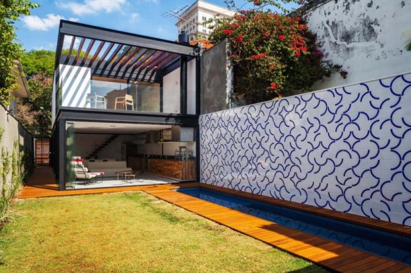 บ้านทรงกล่อง โมเดิร์น ติดสีเขียว พร้อมบรรยากาศโปร่งสบาย