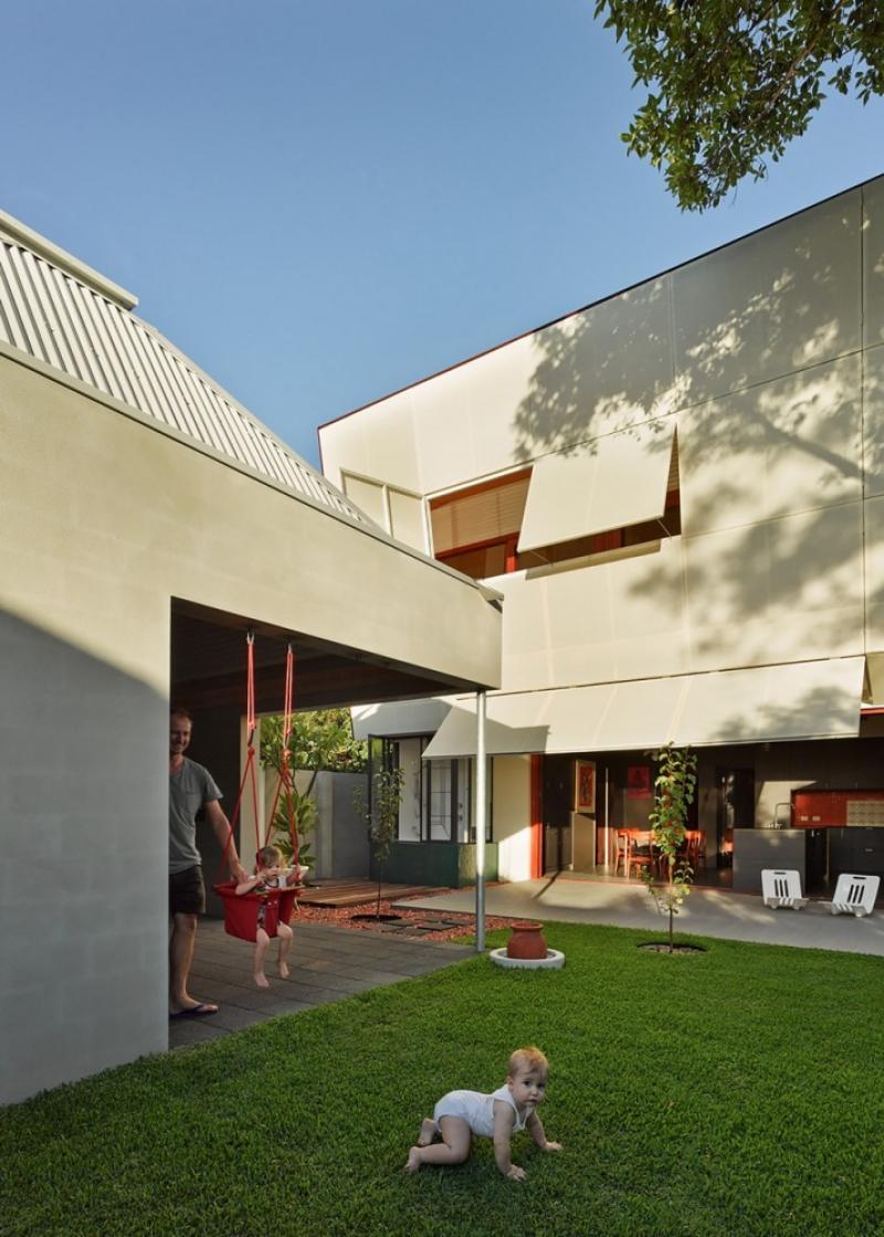 บ้านร่วมสมัย  บ้านเก่าหลังนปรับปรุงใหม่ รวมอดีตที่ผ่านมากับยุคปัจจุบัน