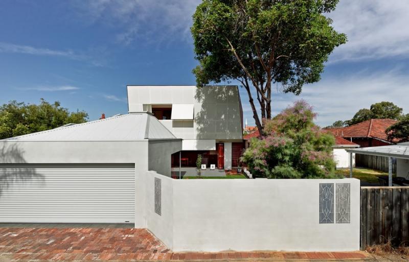 บ้านร่วมสมัย  บ้านเก่าหลังนปรับปรุงใหม่ รวมอดีตที่ผ่านมากับยุคปัจจุบัน