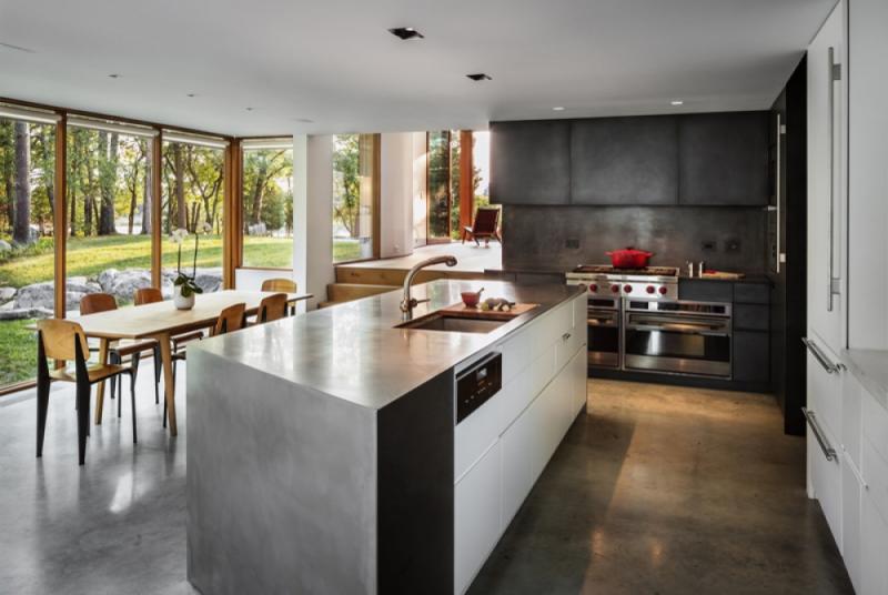 บ้านเก่าได้รับการรีโนเวทใหม่ ท่ามกลางธรรมชาติ