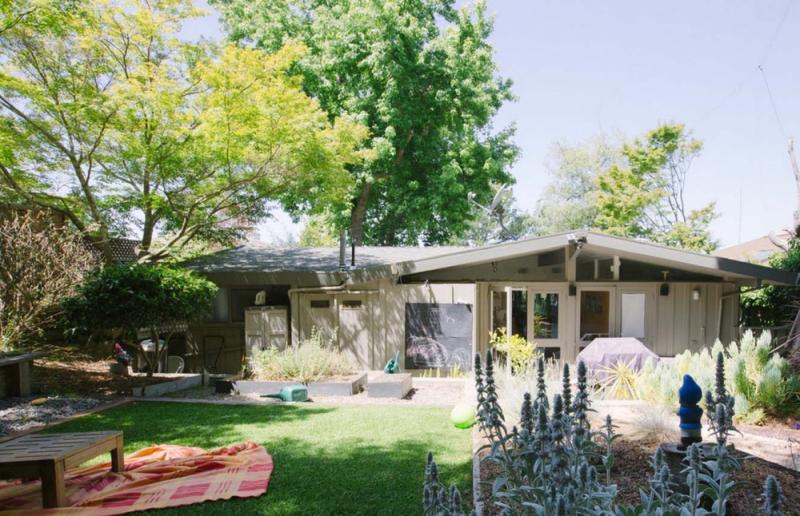 บ้านไร่สดใส ชวนฝัน กับการแต่งภายในแสนอบอุ่น