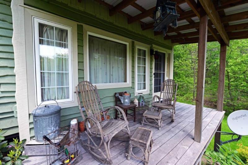 บ้านชั้นเดียวบนพื้นที่แคบและยาว มีพื้นที่ใช้สอยเพียงพอแบบไม่อึดอัด