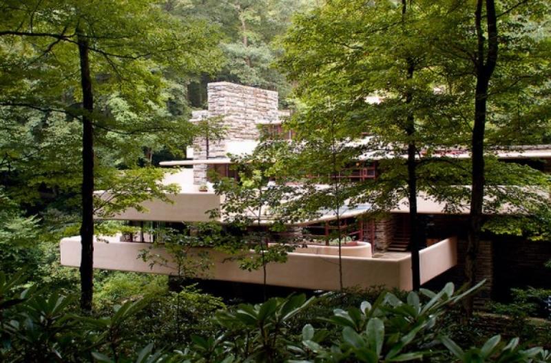 บ้านริมน้ำตก จัดสร้างบ้านทั้งหลังบนน้ำตก ธรรมชาติมาก