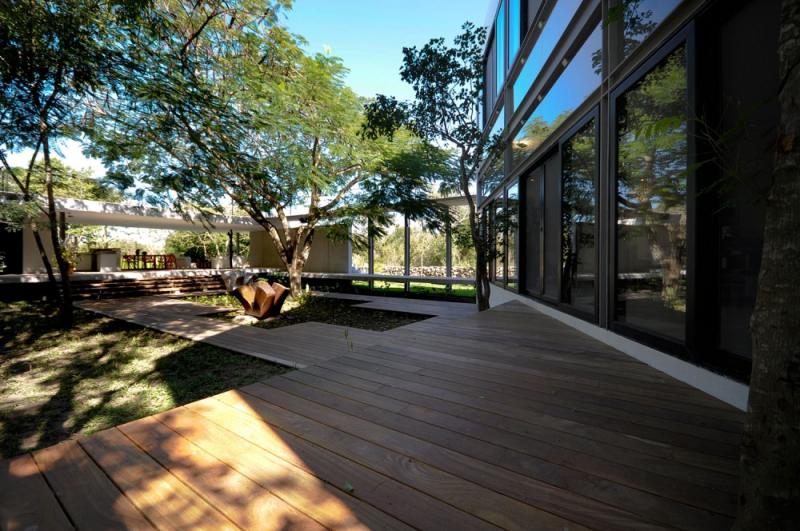 แบบบ้านสวยหลังนี้ ด้วยงานศิลปะธรรมชาติ ที่อวดโชว์กิ่งก้านสาขาได้อย่างงดงาม