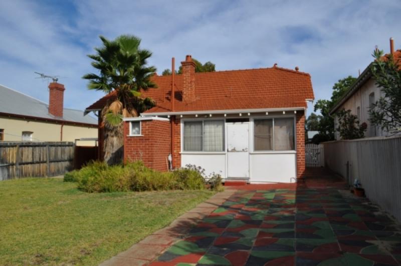 บ้านเก่าชั้นเดียว ปรับปรุงทันสมัย ผสานความงามดั้งเดิม