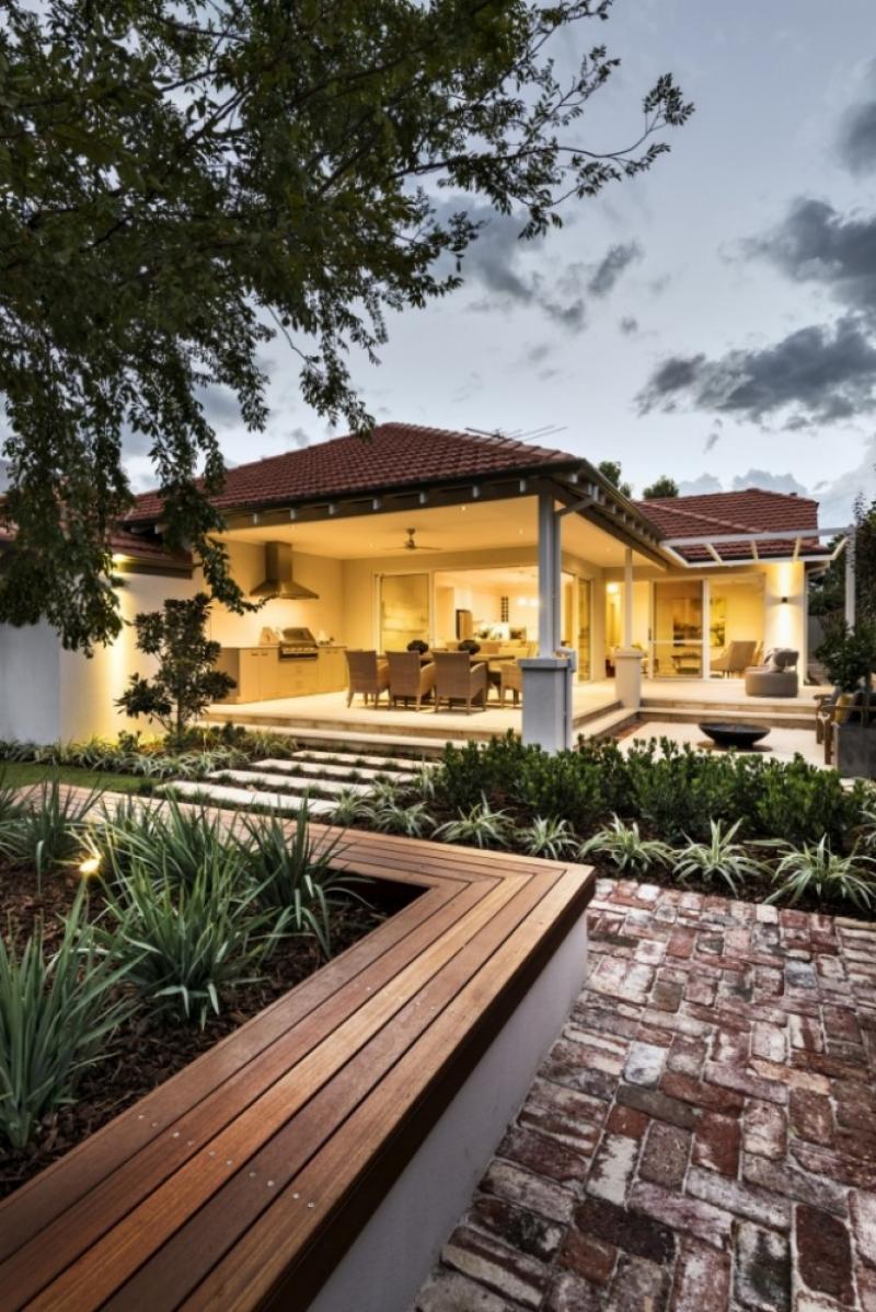 บ้านเก่าชั้นเดียว ปรับปรุงทันสมัย ผสานความงามดั้งเดิม