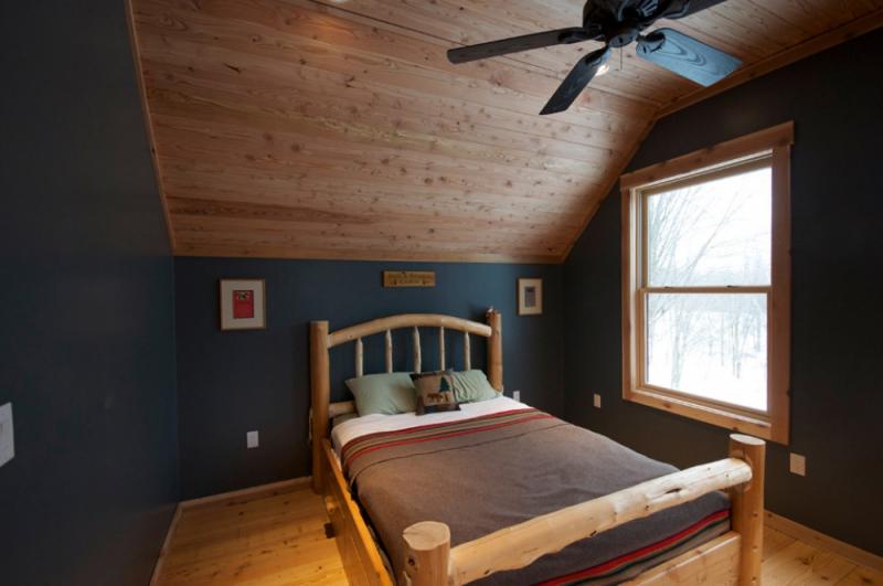 บ้านไม้สีเขียว ผสานความเป็นธรรมชาติให้เข้ากันอย่างกลมกลืน ในป่าเมเปิ้ล