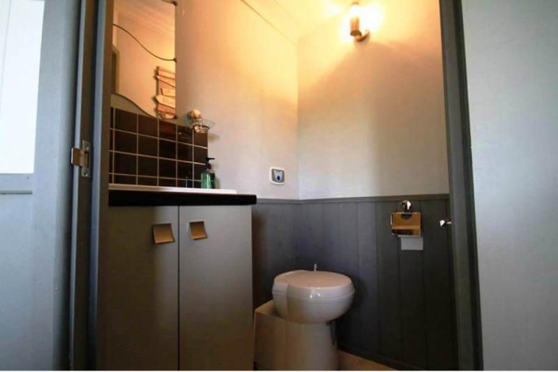 บ้านไม้ขนาดเล็ก ชมพระอาทิตย์ตลาลับขอบฟ้าริมทะเลก