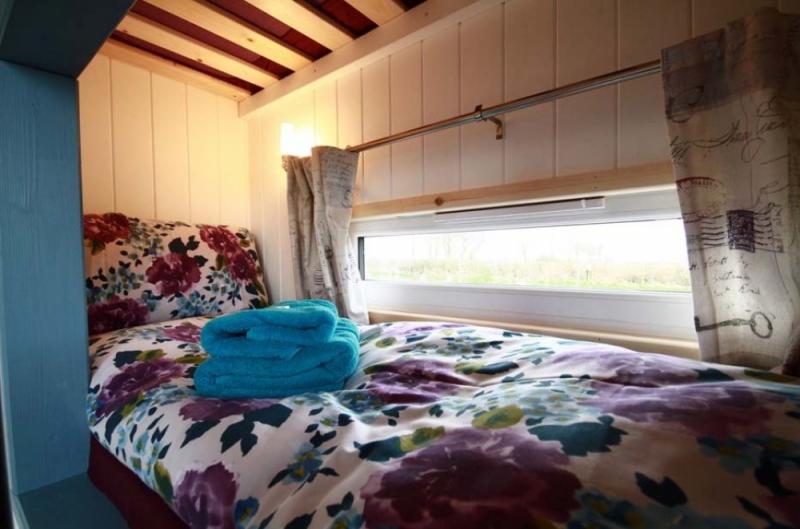 บ้านพักขนาดเล็ก สำหรับวันหยุด ท่ามกลางชนบท