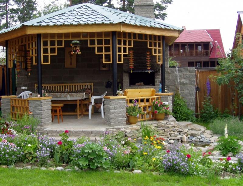 จัดสวนสวย เพิ่มมุมนั่งเล่นด้วยศาลากลางสวนป็นมุมรับแขก