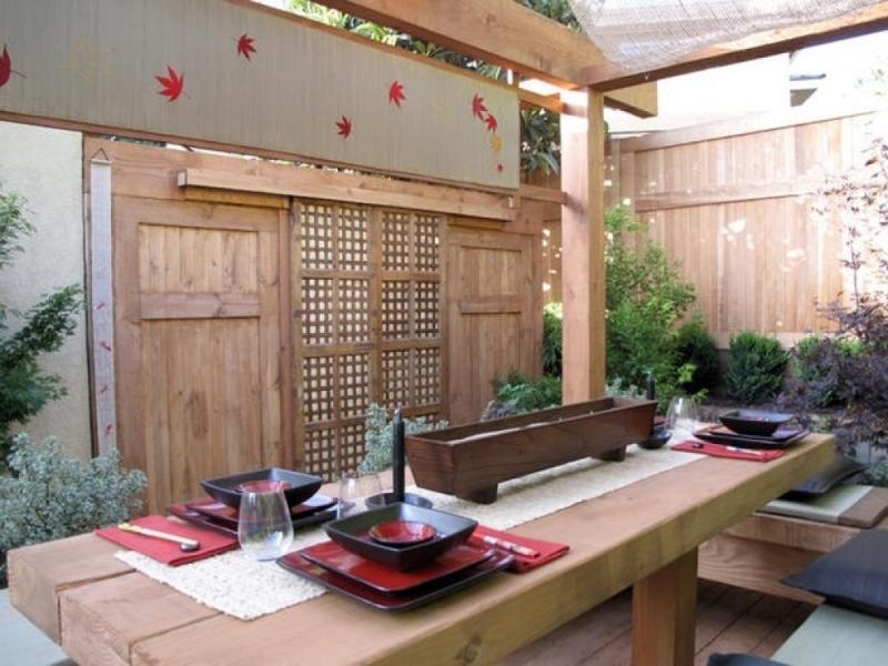 จัดสวนสวย เป็นพื้นที่เปิดโล่งแบบ open space รอบบ้านสไตล์เอเชีย