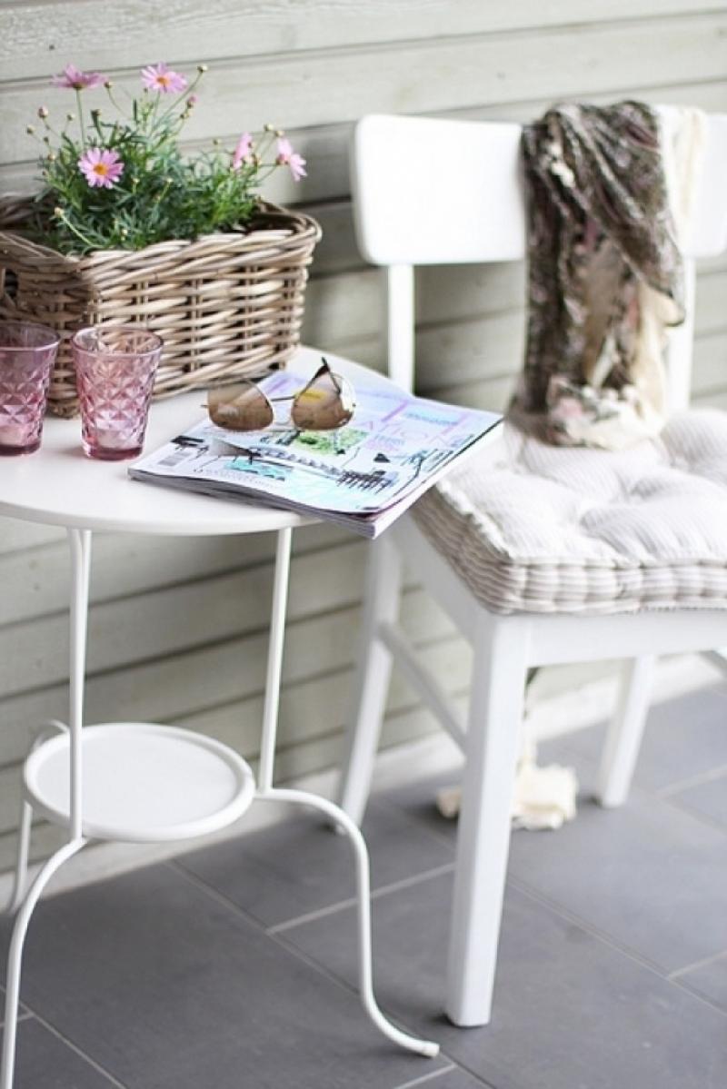 จัดสวนให้ระเบียงขนาดเล็ก ได้สัมผัสกับต้นไม้ใบหญ้าสีเขียวสดในบ้าน