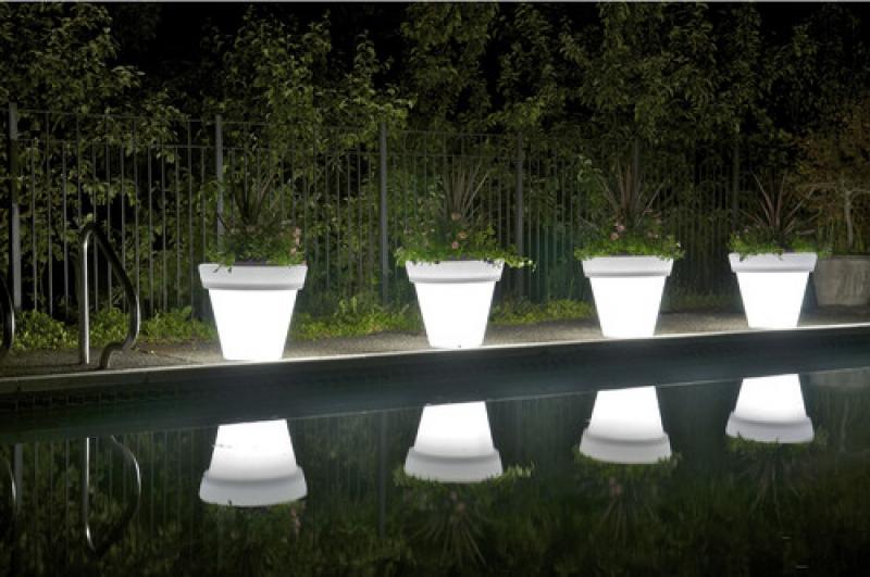 จัดสวนสวยให้สว่างไสว