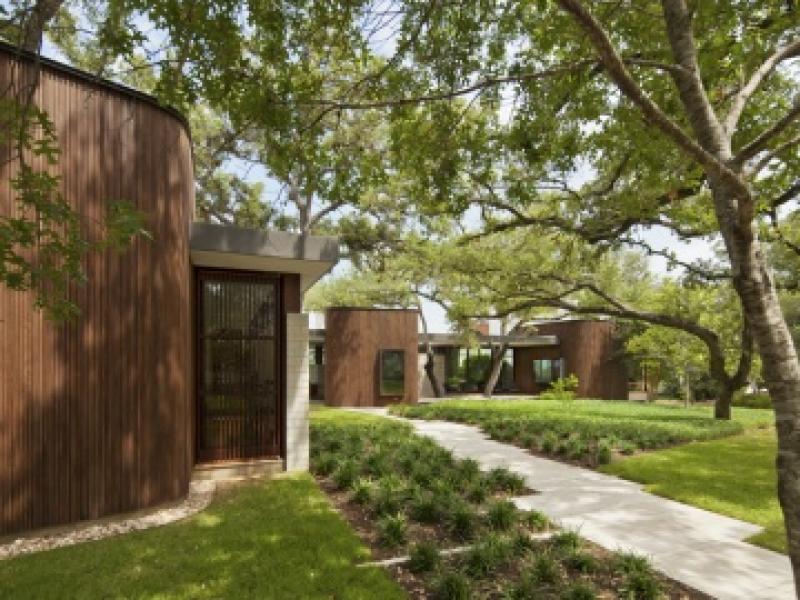 แต่งสวนสวย ด้วยดอกไม้หน้าฝน มาสร้างบรรยากาศดีๆ