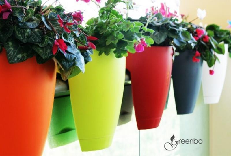 กระถางต้นไม้เก๋ๆบนราวระเบียง