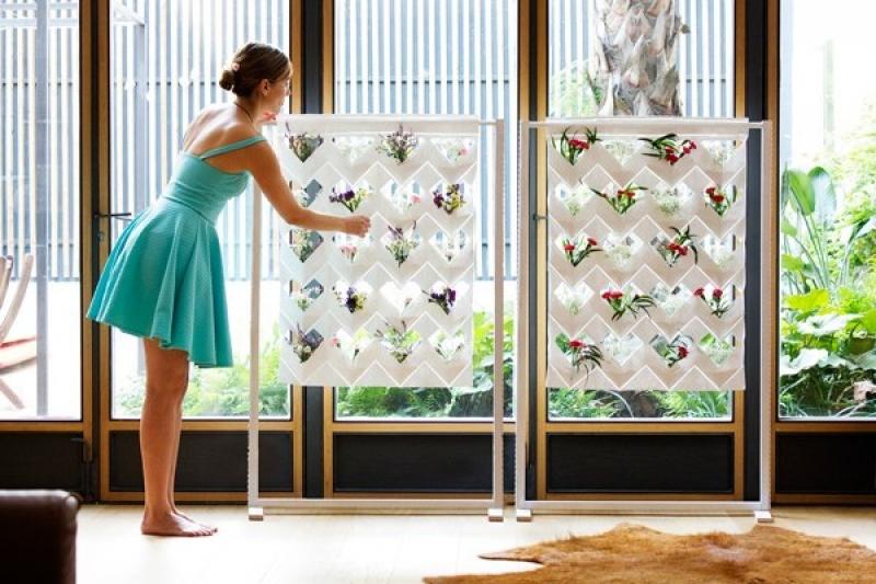 ไอเดียจัดสวนแนวตั้งกับม่านกระถางเก๋ๆ