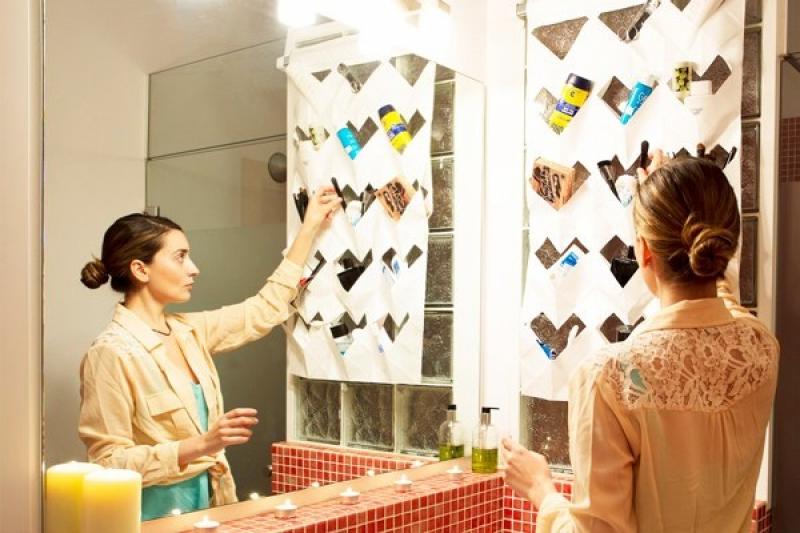 ไอเดียจัดสวนแนวตั้งกับม่านกระถางเก๋ๆ