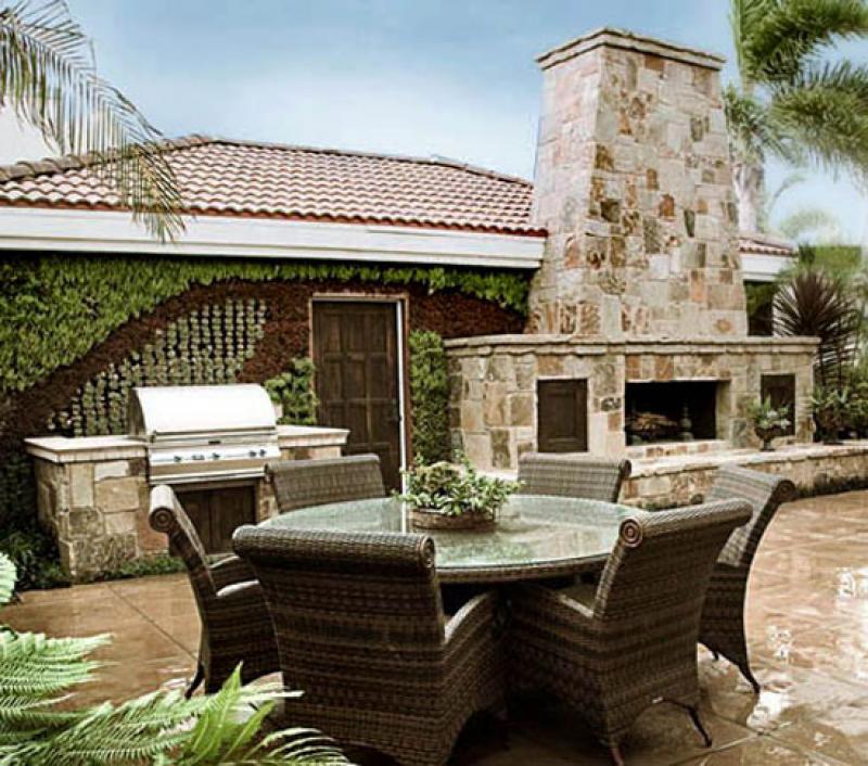 สวนแนวตั้งจากไม้ประดับสุดเก๋..