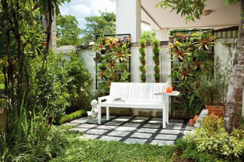 เปลี่ยนพื้นรกๆให้เป็นมุมนั่งเล่นสุดโปรด