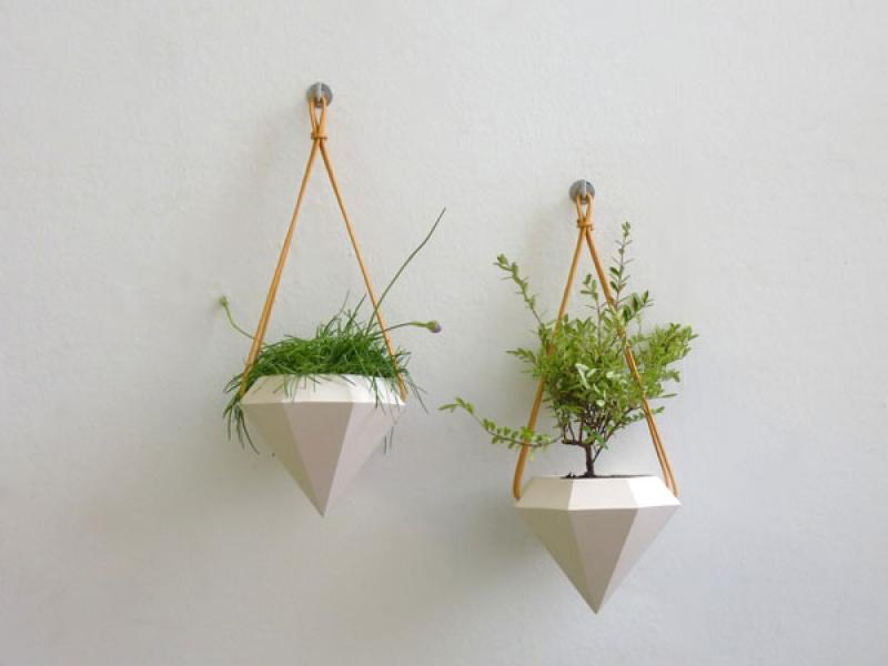 ตกแต่งต้นไม้ ด้วยกระถางรูปเพชร