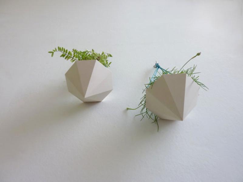 ตกแต่งต้นไม้ ด้วยกระถางรูปเพชร