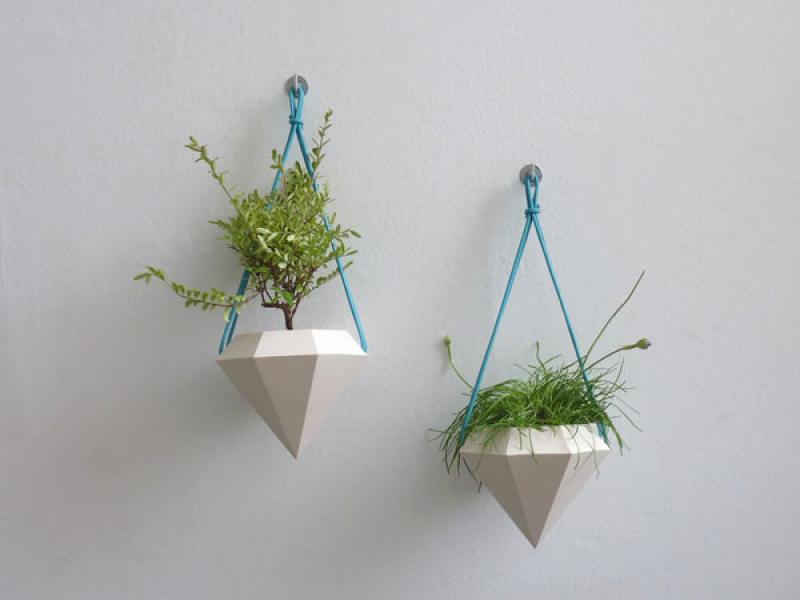 ตกแต่งต้นไม้ ด้วยกระถางรูปเพชร