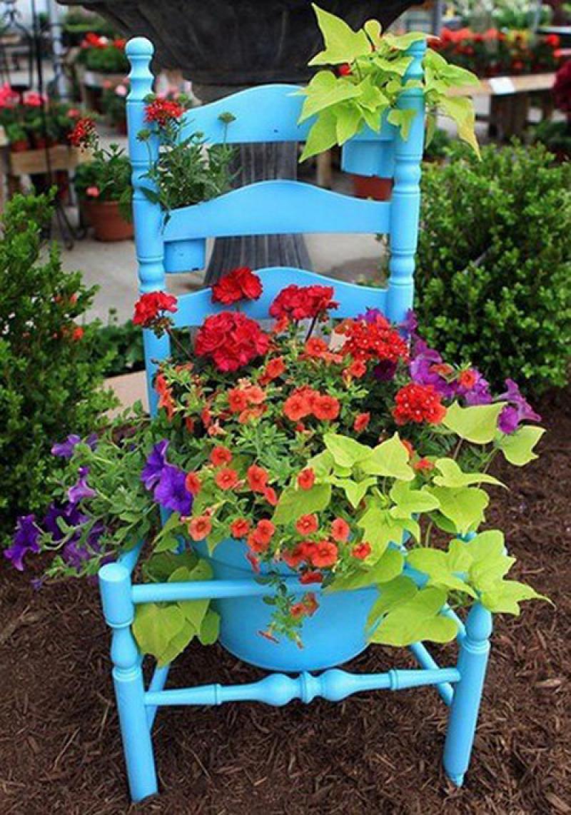 6ไอเดียจัดสวนดอกไม้ง่ายๆ ด้วยเก้าอี้ไม้เก่า