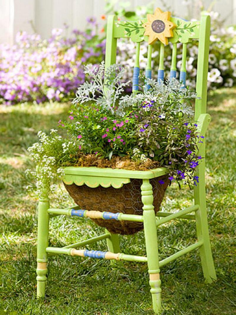 6ไอเดียจัดสวนดอกไม้ง่ายๆ ด้วยเก้าอี้ไม้เก่า