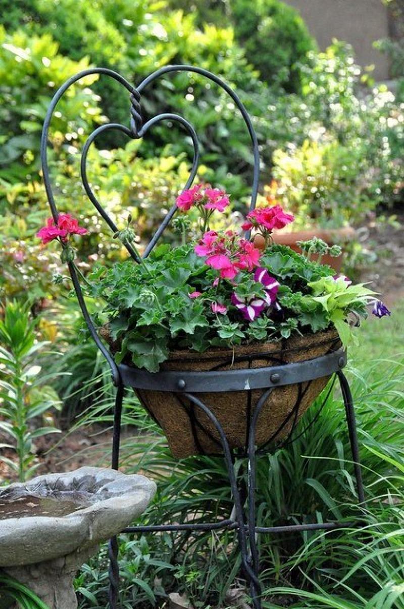 30 ไอเดีย จัดสวนสวยด้วยกระถางดอกไม้