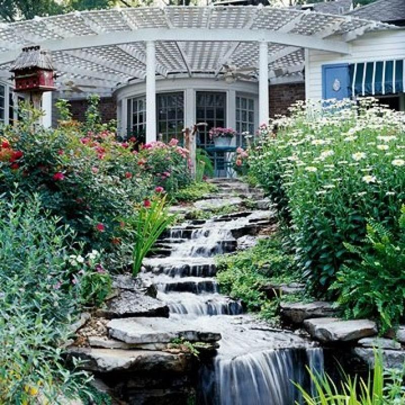 ออกแบบสวนให้สดชื่น ด้วยสวนน้ำและน้ำตก