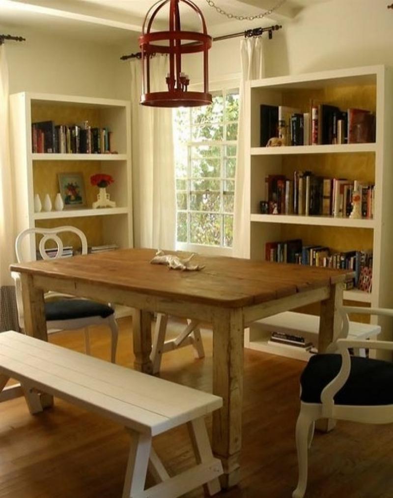 แต่งโต๚ะอาหารด้วยเก้าอี้แบบผสม